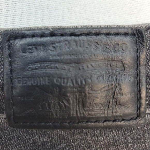 Levis Jeans Womens 26 Black 724 High Rise Straight Distressed Raw Hem Denim - Picture 6 of 12